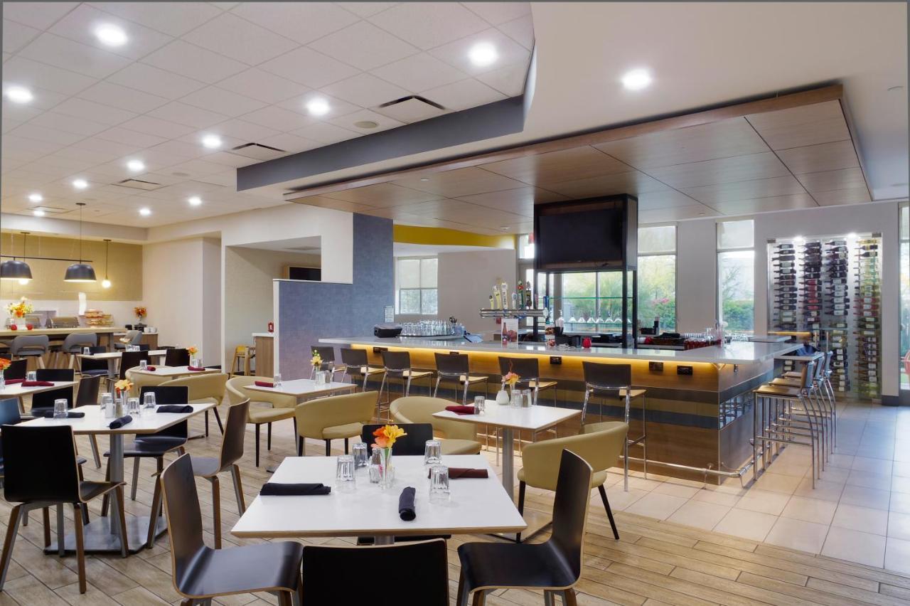 Hotel Holiday & Airport By Ihg