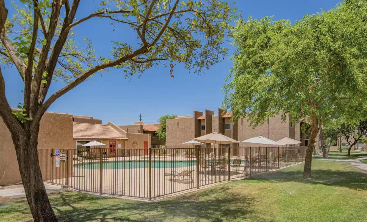 Arizona Southwest Decor - Between And Old Town Scottsdale At Spengler Apartment Phoenix