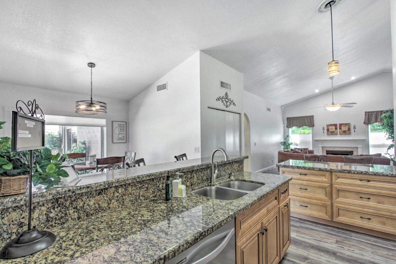 Glendale Oasis With Saltwater Pool And Hot Tub! Holiday home *