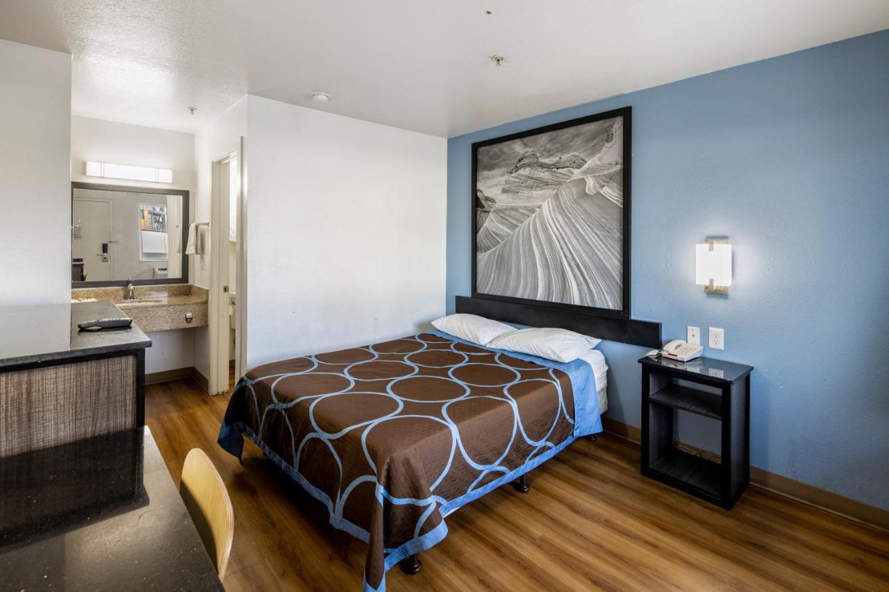 Super 8 By Wyndham West 2* Phoenix