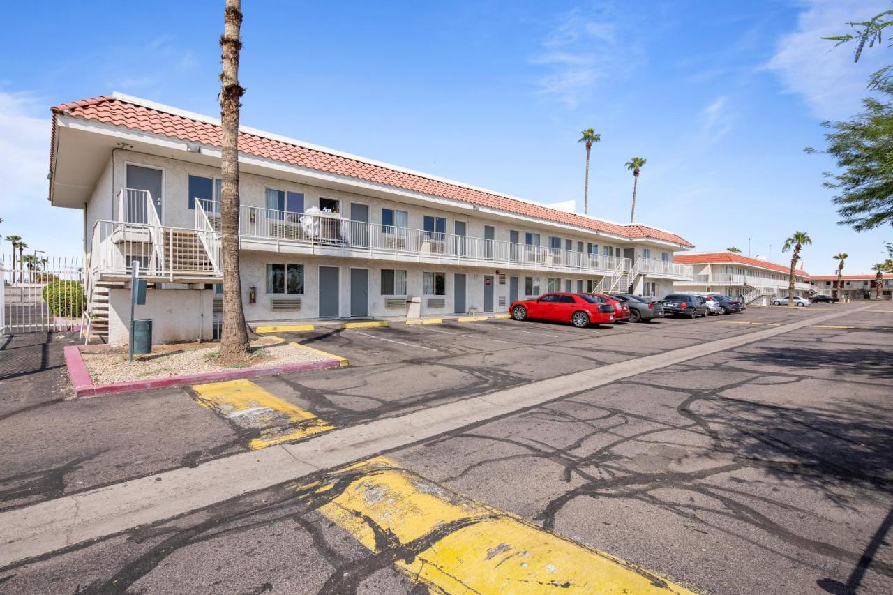 Super 8 By Wyndham West Hotel Phoenix