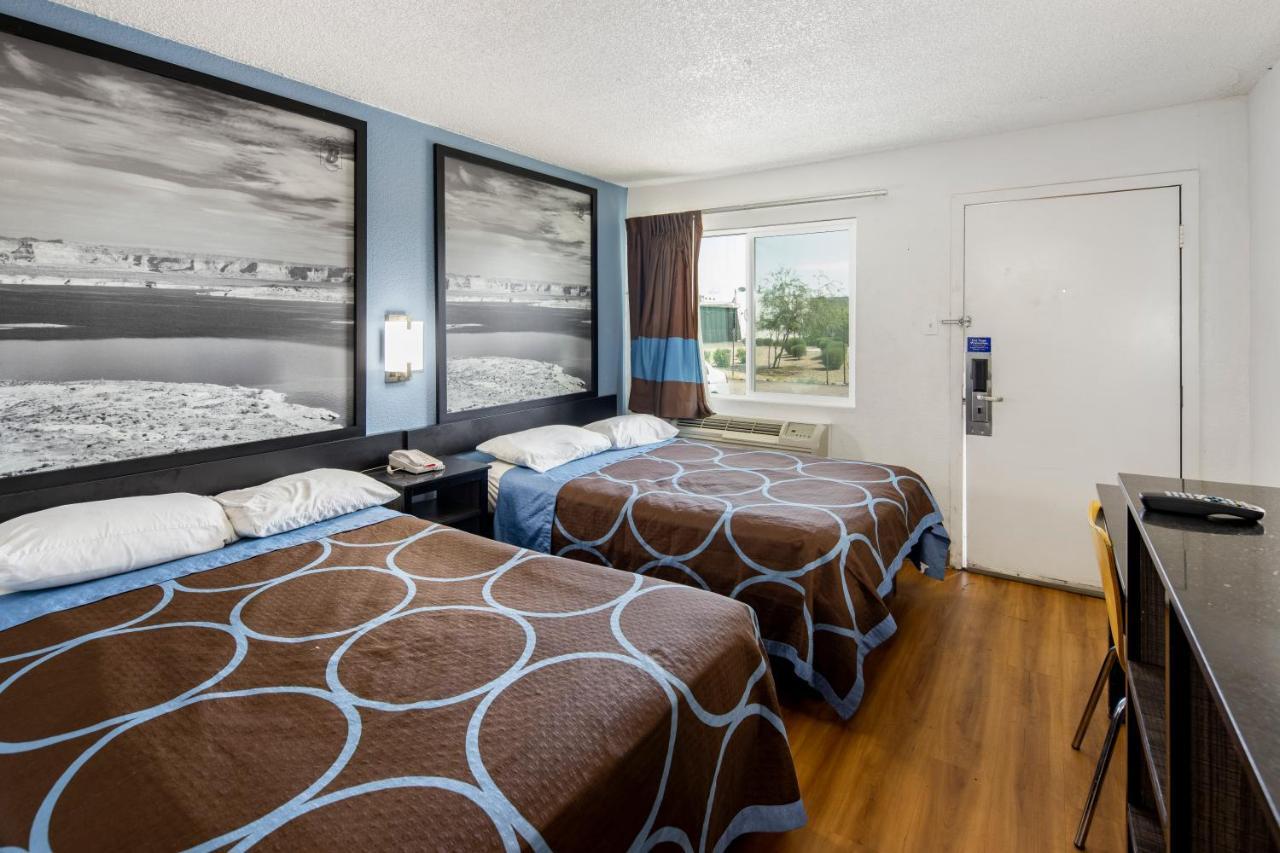 Super 8 By Wyndham West Hotel 2*