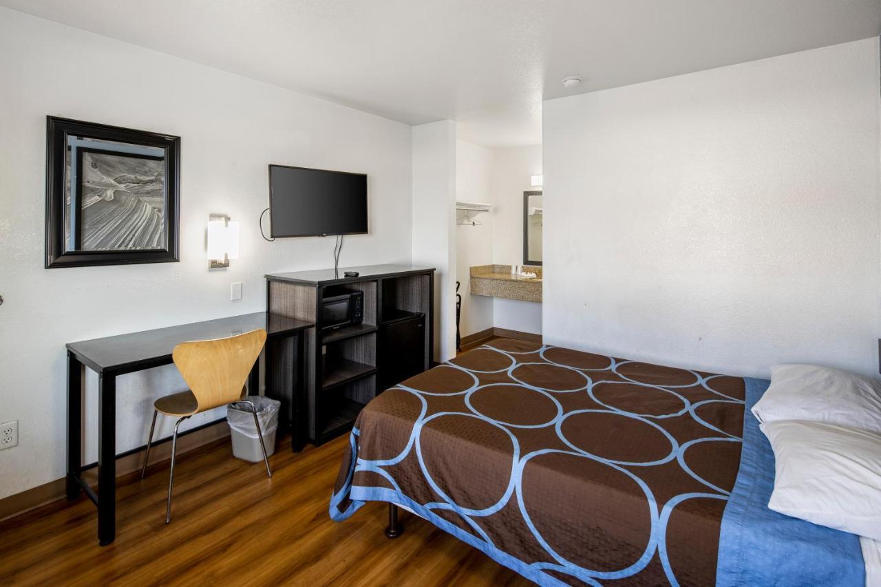 Hotel Super 8 By Wyndham West Phoenix