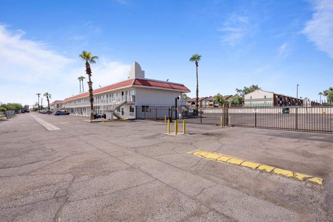 Super 8 By Wyndham West Phoenix