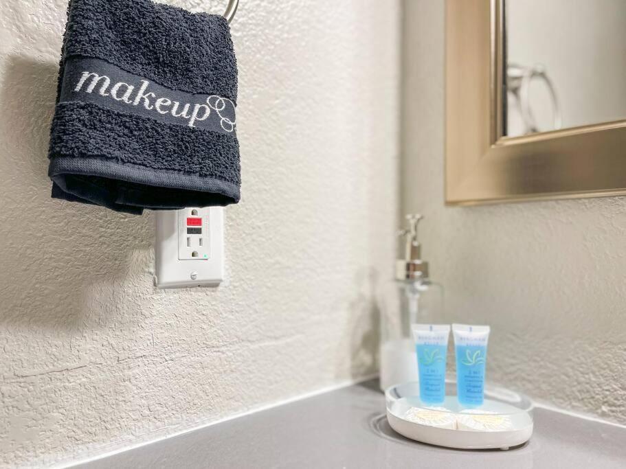 Apartamento Updated With Pool - Close To Airport, Zoo, & Asu *