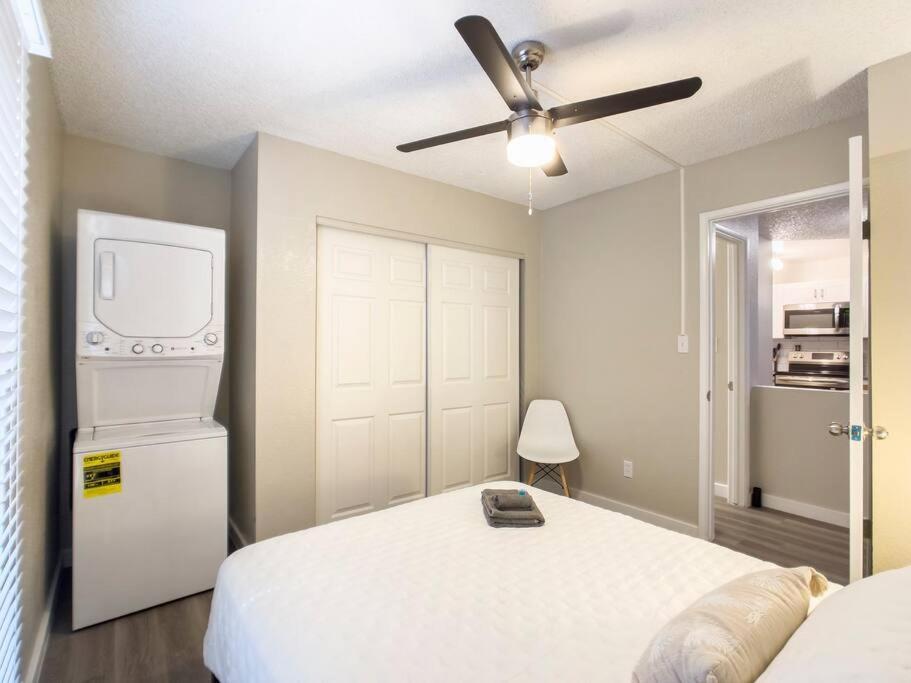 Updated With Pool - Close To Airport, Zoo, & Asu Apartamento