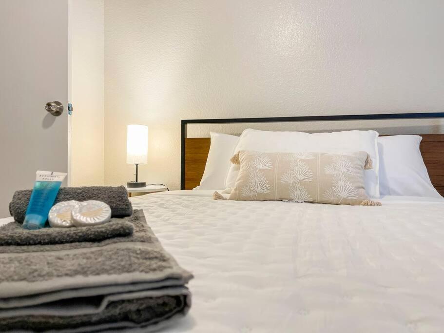 Apartamento Updated With Pool - Close To Airport, Zoo, & Asu *