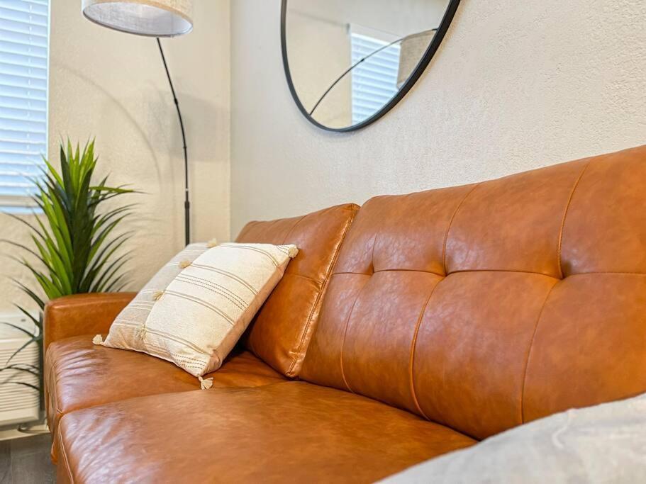 Updated With Pool - Close To Airport, Zoo, & Asu