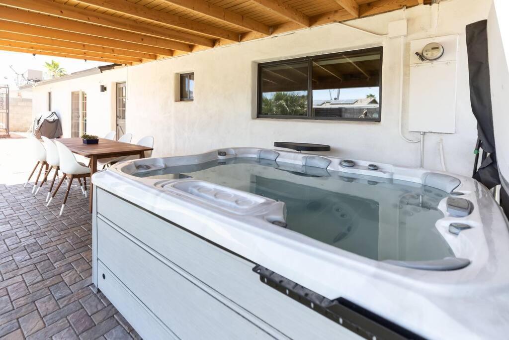 New! Scottsdale/phx Retreat, Heated Pool, Hot Tub * Phoenix