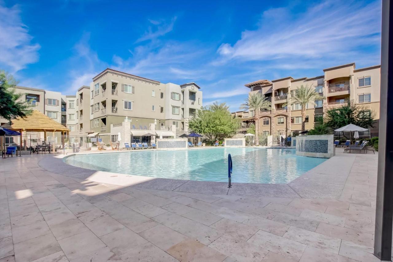 Frontdesk Montreux Apts Northeast Phoenix