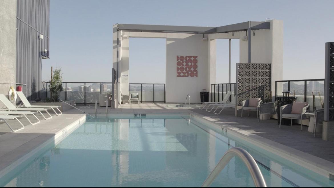 Apartment Couples Getaway Highrise Dwntown Phx Skyline Views Phoenix