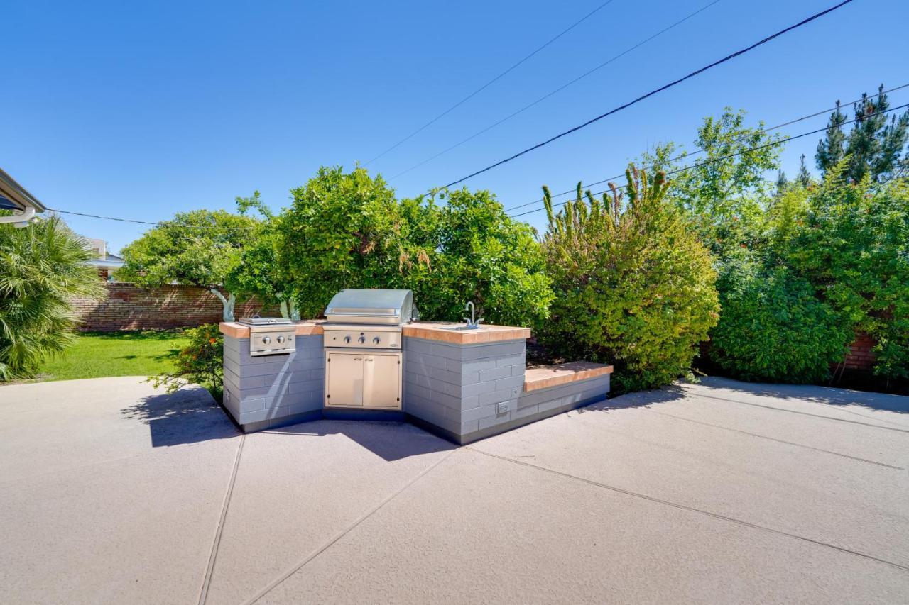Vacation With Outdoor Kitchen!