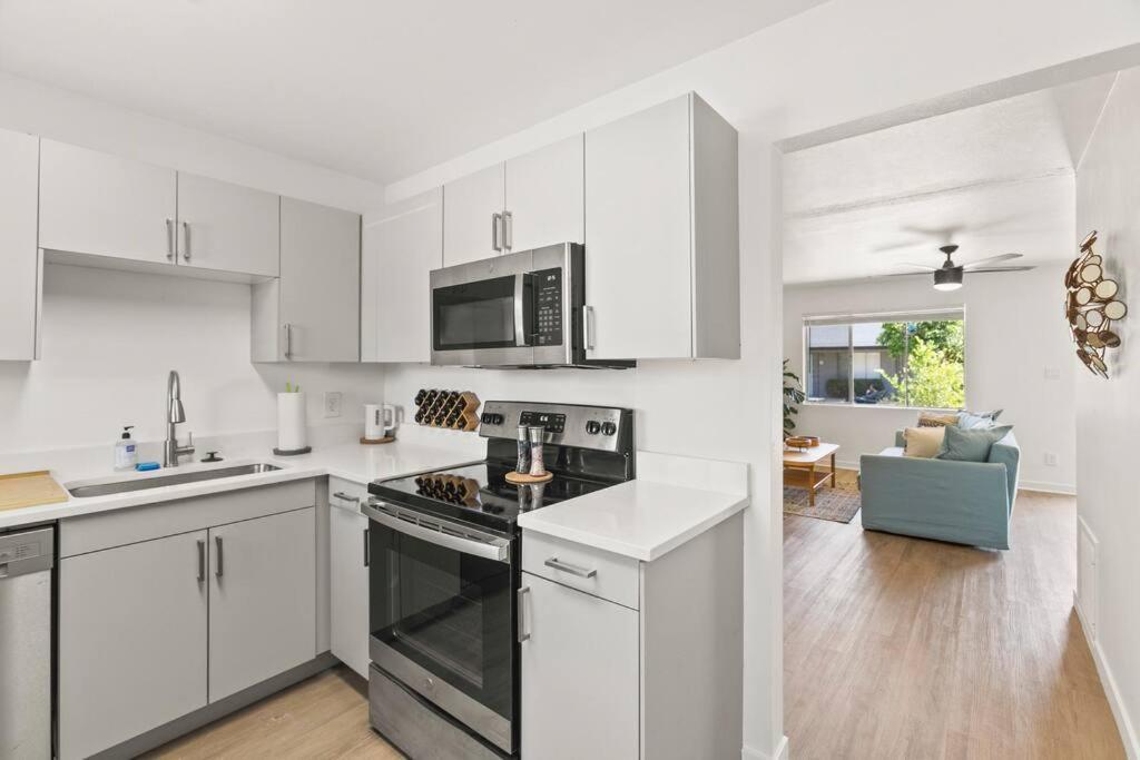 Lovely 1-bedroom In Biltmore - Parking Apartamento