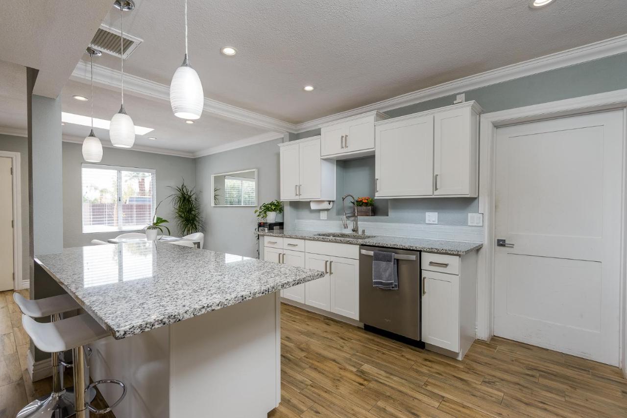 Designer 5 Bd Home, Fountain Pool, Spa, Game Patio Phoenix