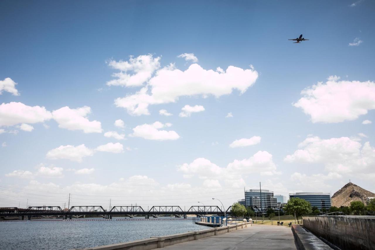 Holiday & Airport By Ihg Hotel 3*