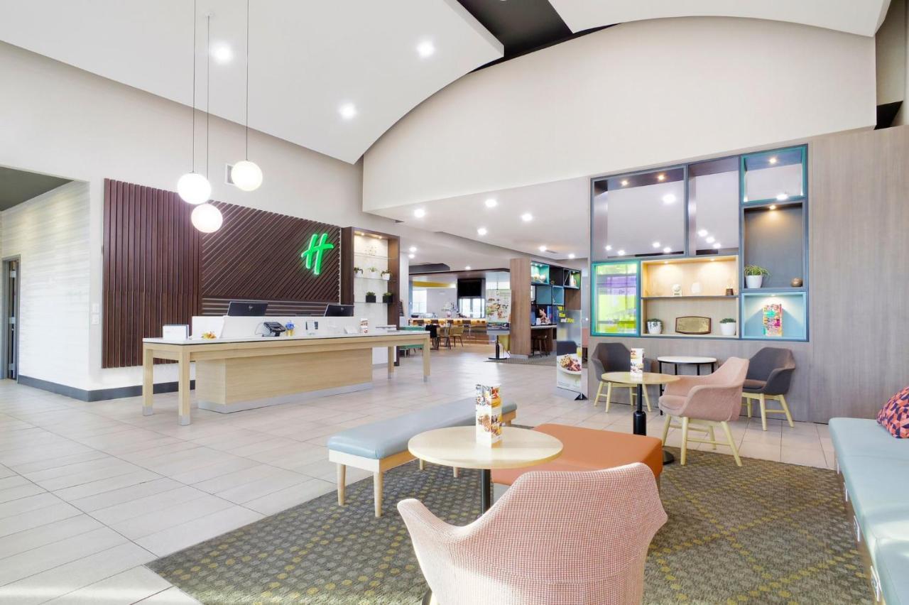 Holiday & Airport By Ihg Hotel