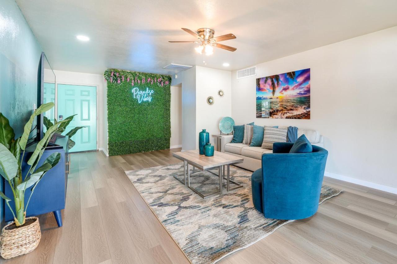 Chic Retreat W\/ Private Pool & Large Yard!