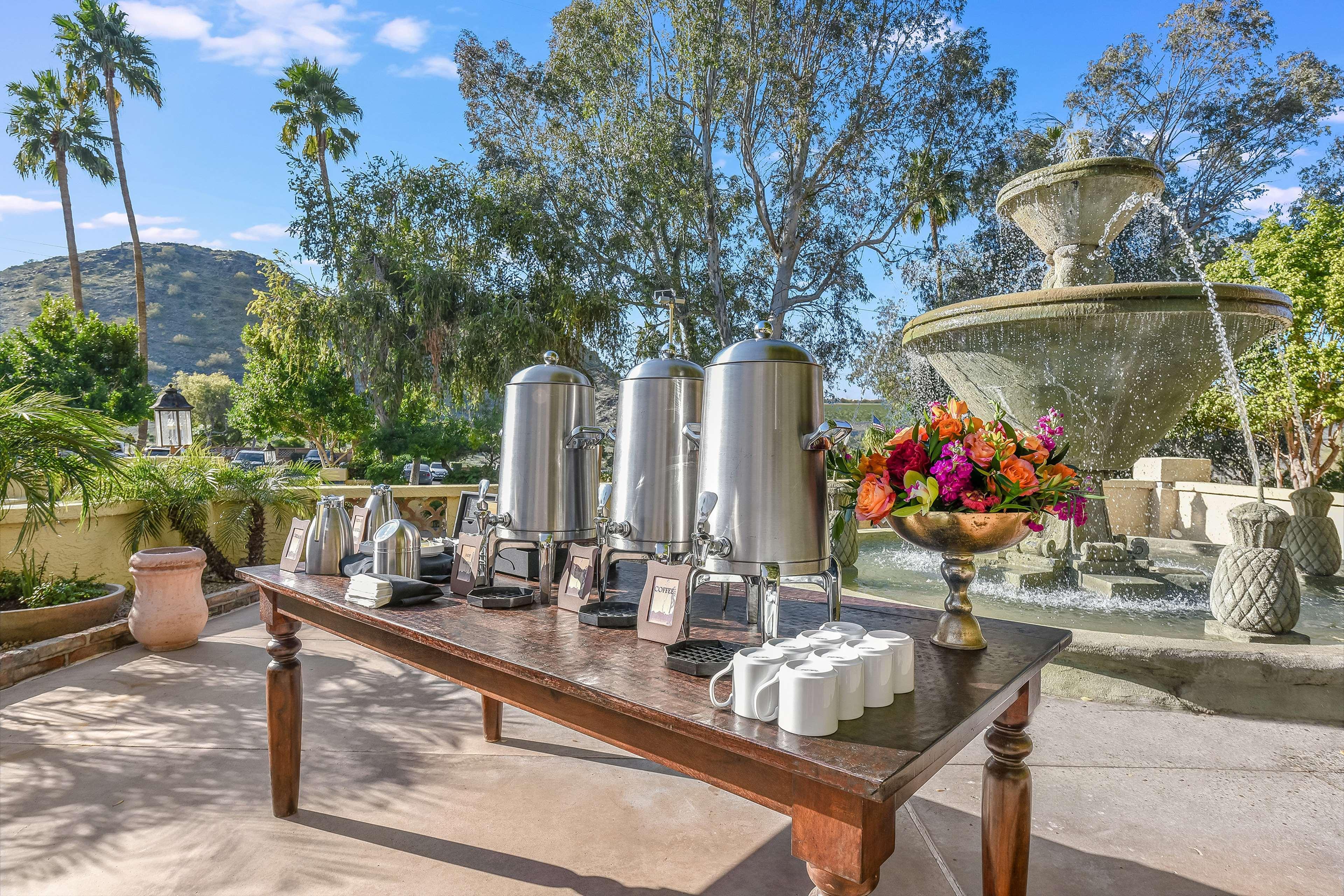 Hilton Tapatio Cliffs Resort