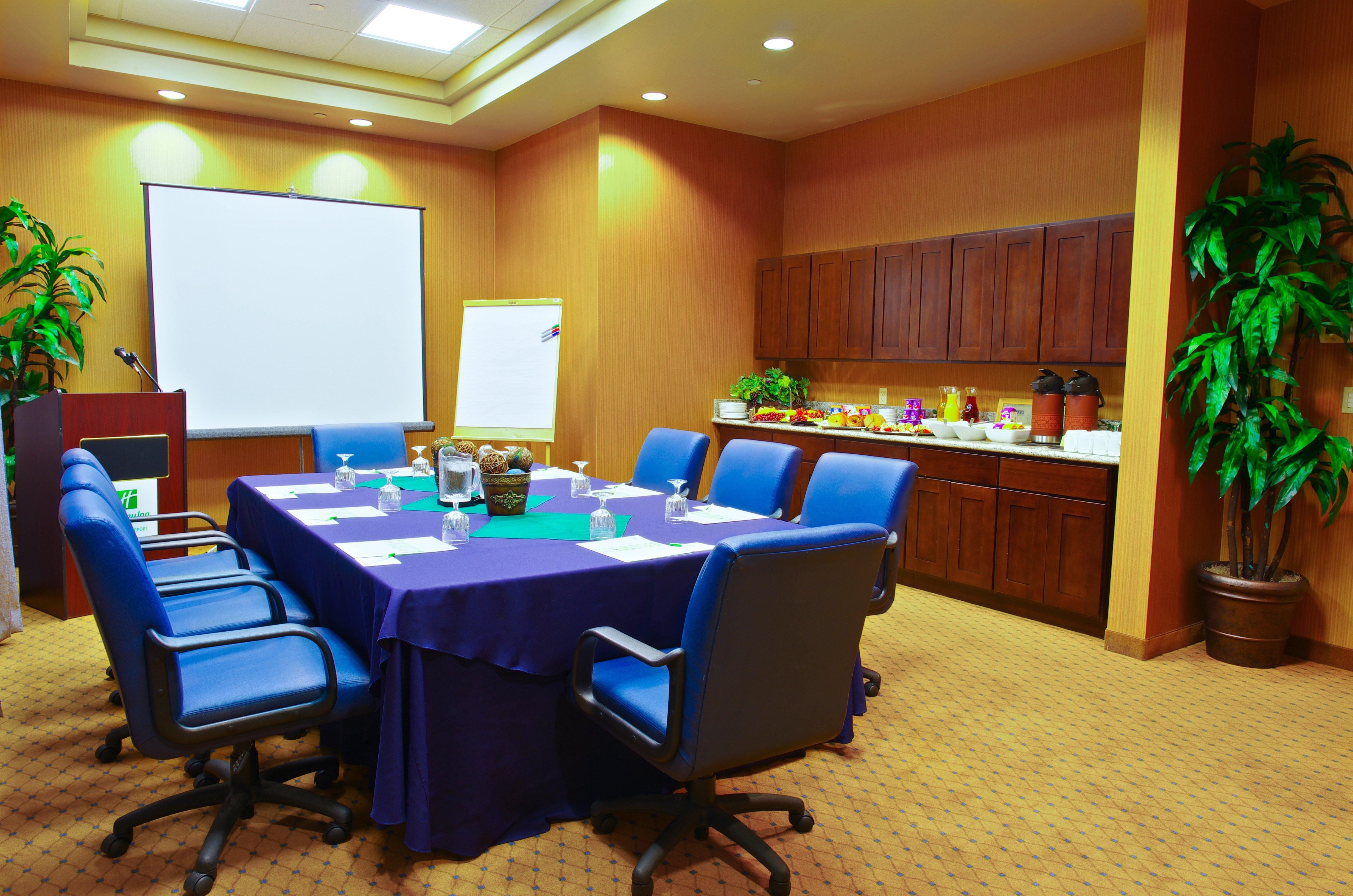 Holiday & Airport By Ihg