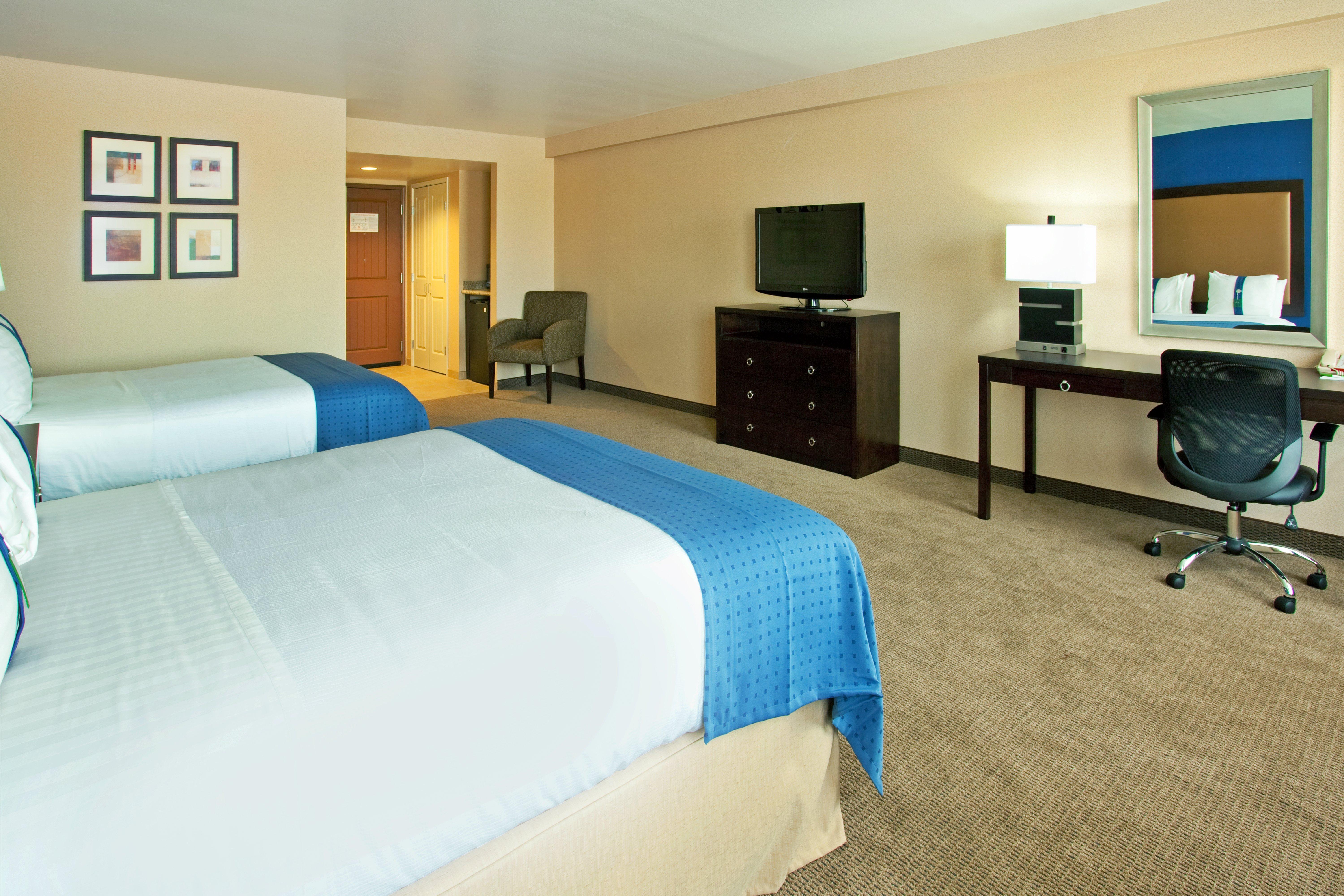 Hotel Holiday & Airport By Ihg 3*
