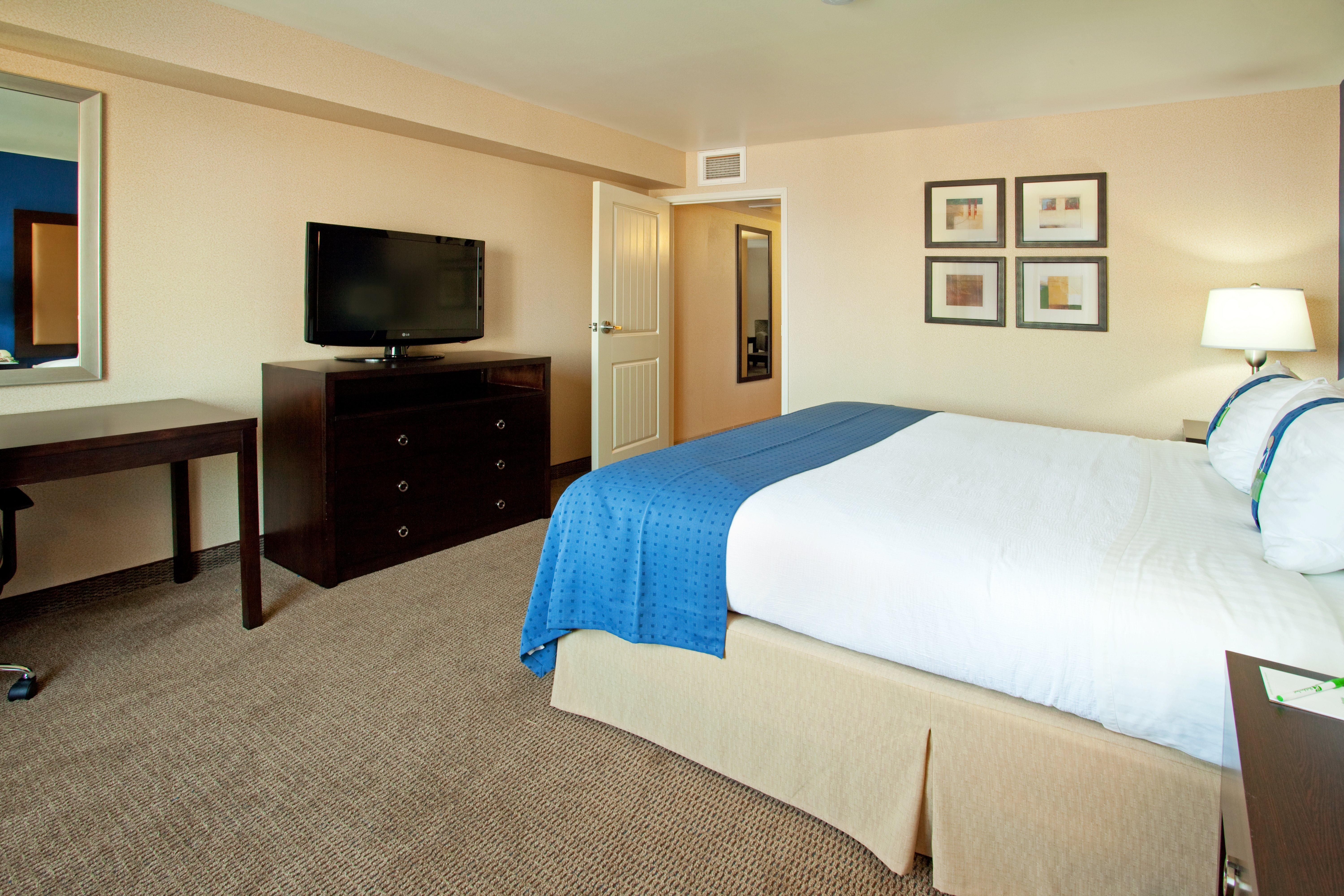 Hotel Holiday & Airport By Ihg 3*