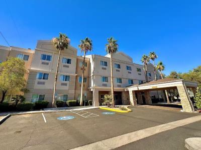 Hotel Baymont By Wyndham North 4*