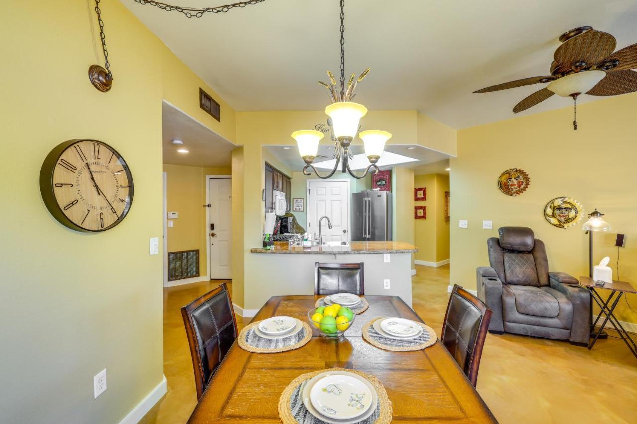 Apartment Ideally Located With Community Pool! Phoenix
