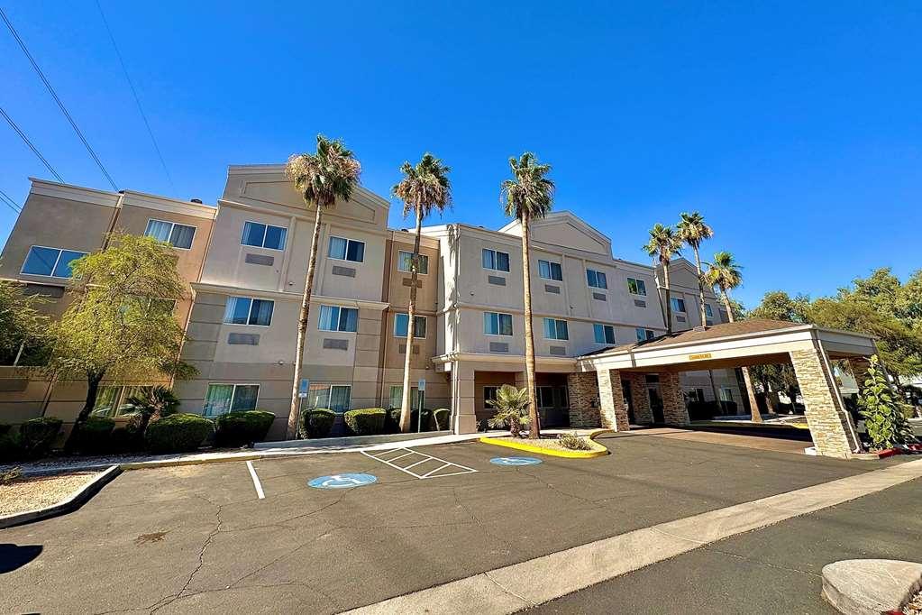 Baymont By Wyndham North Hotel