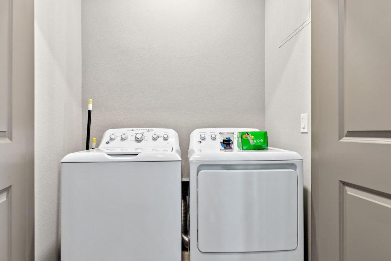 Cozysuites Phx Roro Gym, Pool, Pets, Parking! #3 Apartment