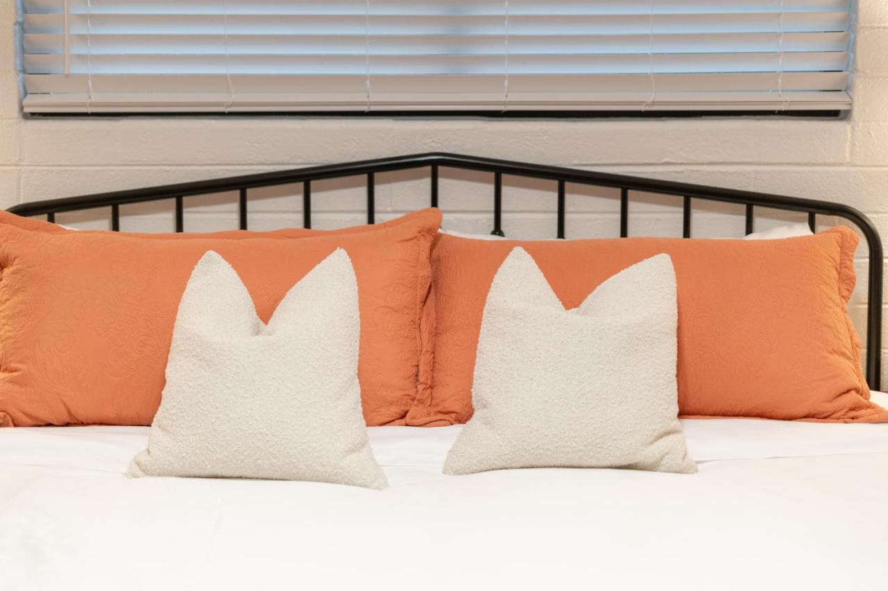 Midtown Bliss With Pool & Sports Use & Laundry & Parking * Phoenix
