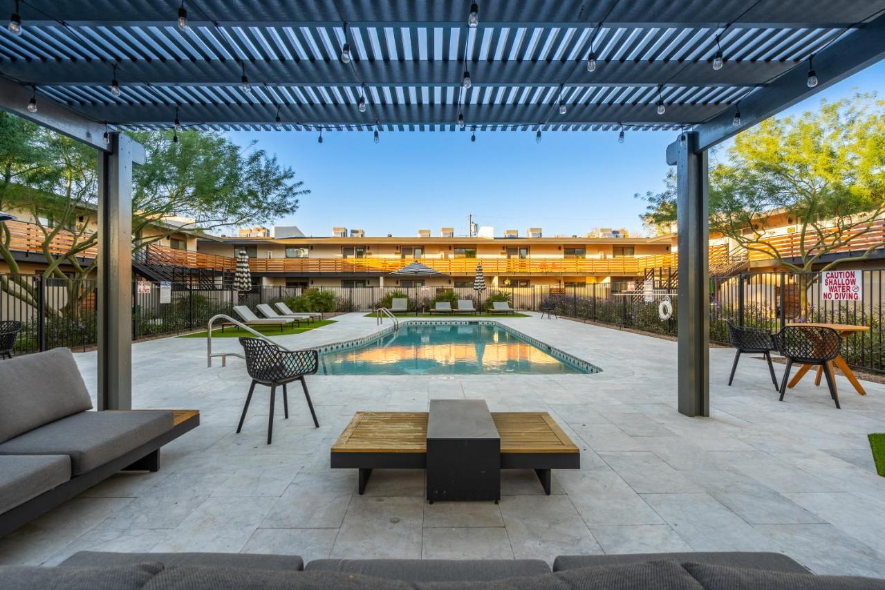Midtown Bliss With Pool & Sports Use & Laundry & Parking * Phoenix