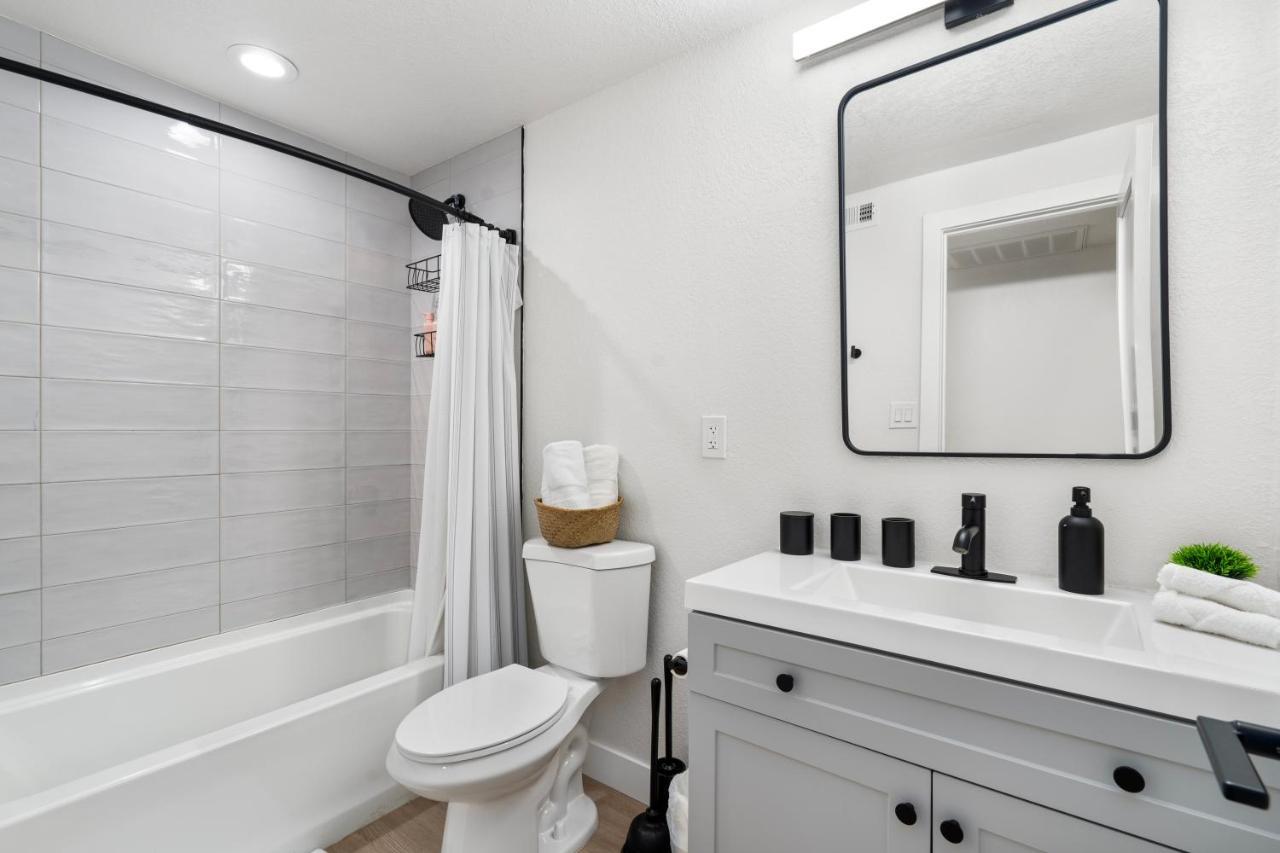 Midtown Bliss With Pool & Sports Use & Laundry & Parking * Phoenix