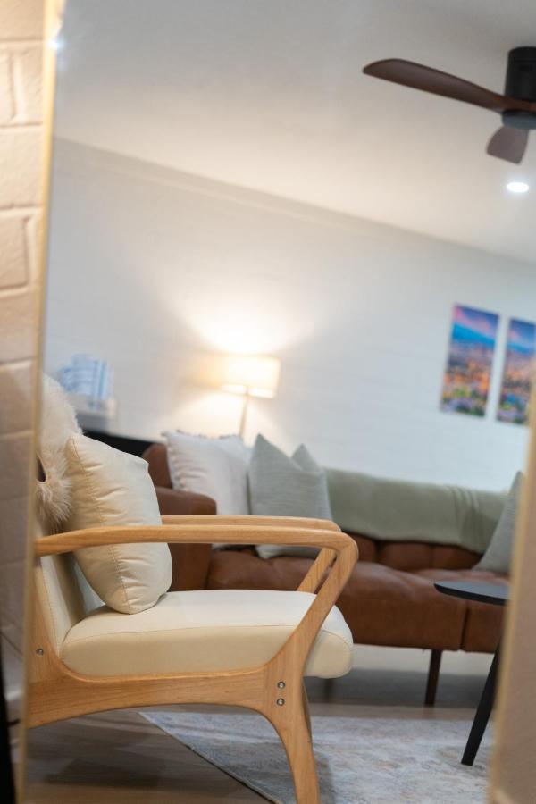 Apartment Midtown Bliss With Pool & Sports Use & Laundry & Parking