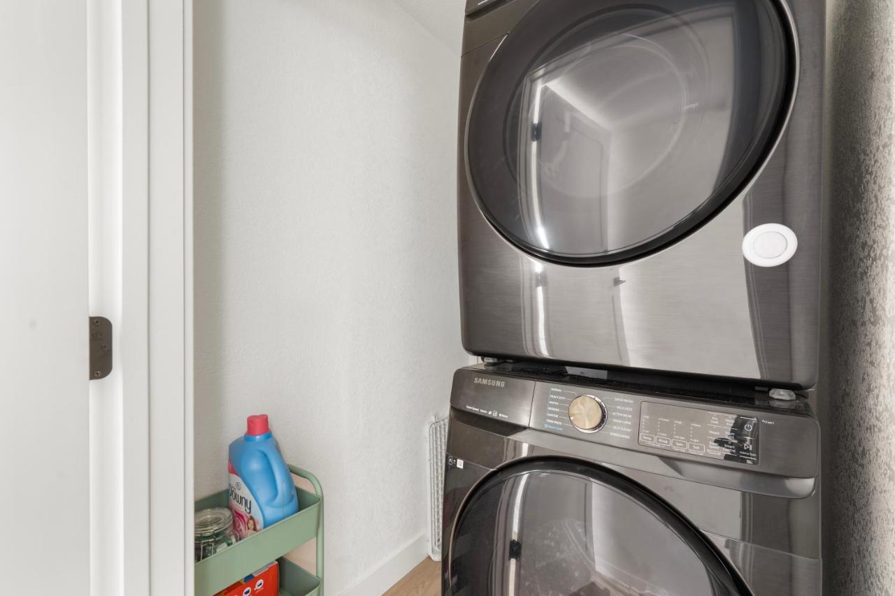 Midtown Bliss With Pool & Sports Use & Laundry & Parking Apartment Phoenix