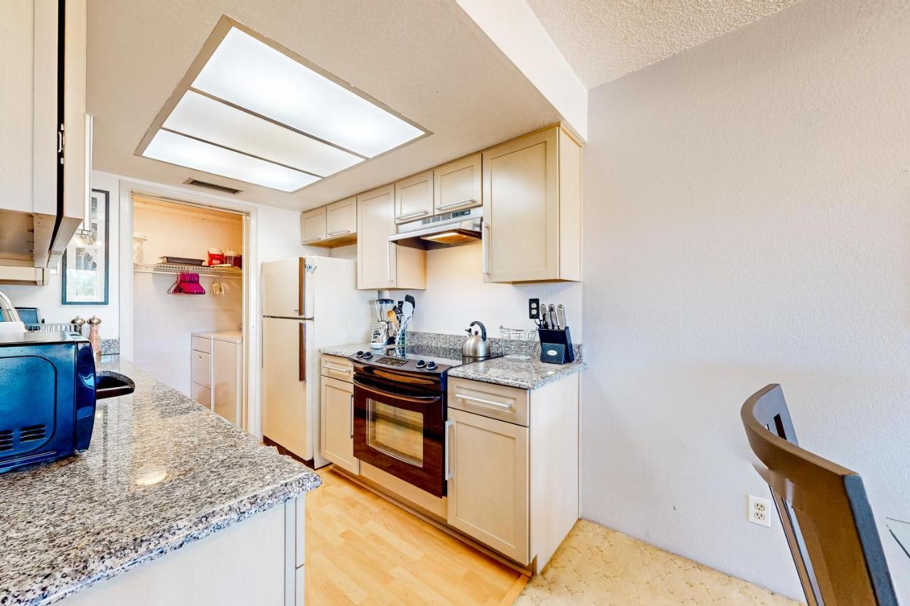 The Palm Searcher, Unit 344 Apartment *