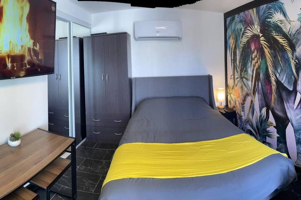 Apartamento Your Tiny Downtown With Backyard Unit D