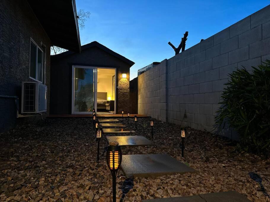 Your Tiny Downtown With Backyard Unit D Apartamento