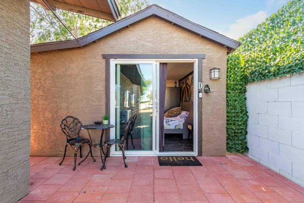 Your Tiny Downtown With Backyard Unit D *
