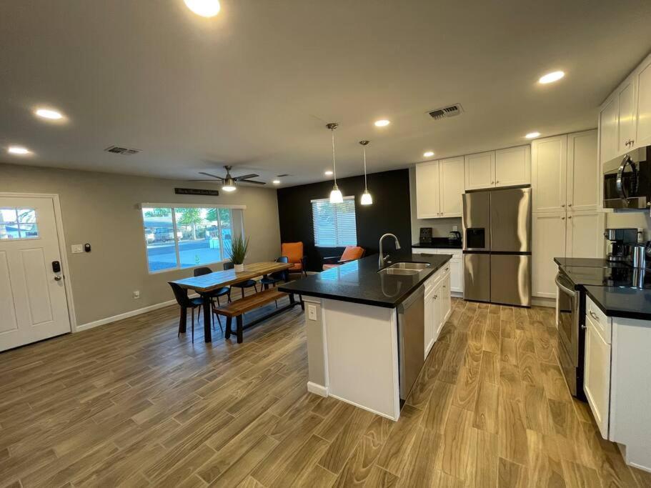 Apartamento New Midtown Modern With Backyard Phoenix