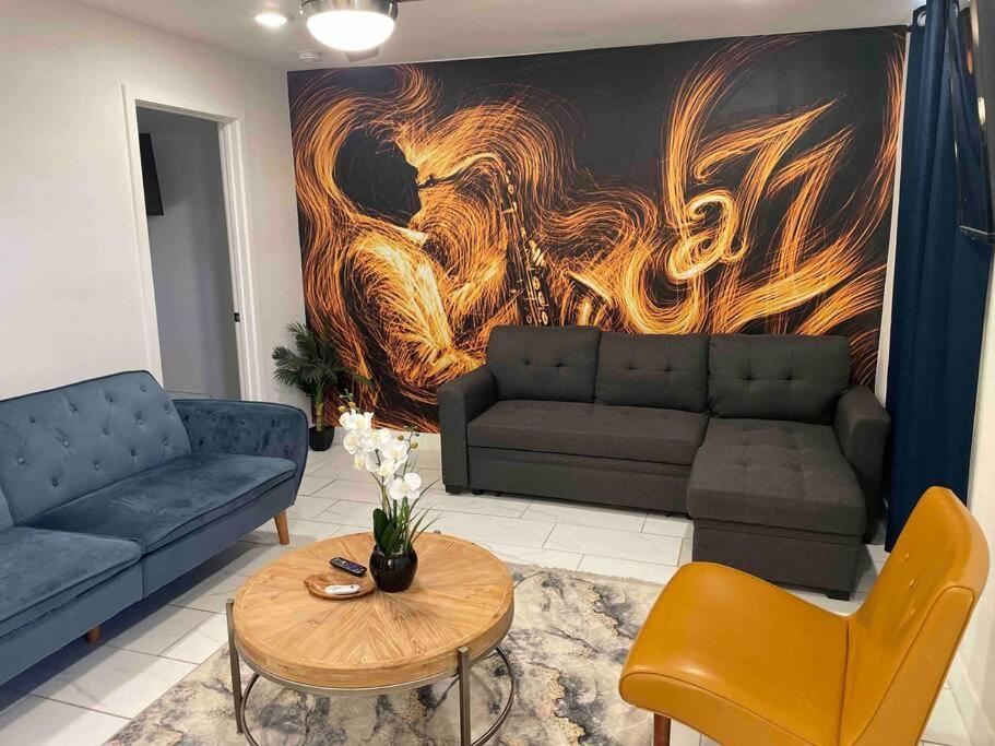 Your Downtown With California King Bed Unit A Apartamento *