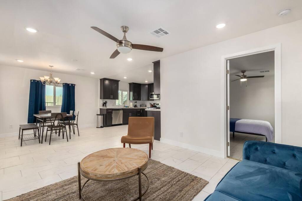 Your Downtown With California King Bed Unit A * Phoenix