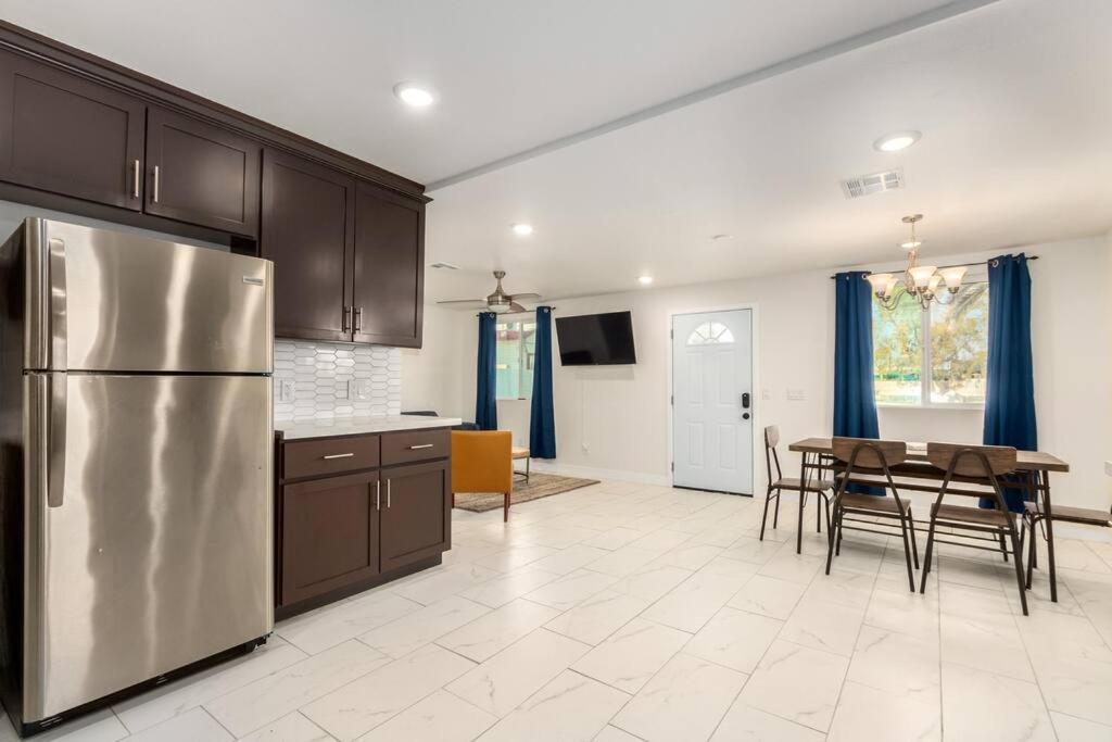 Apartamento Your Downtown With California King Bed Unit A