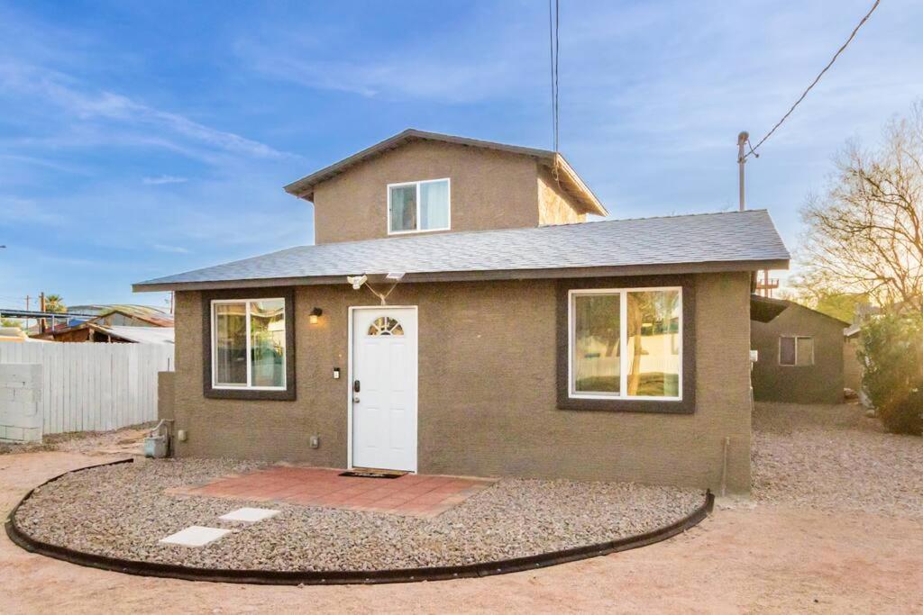 Your Downtown With California King Bed Unit A