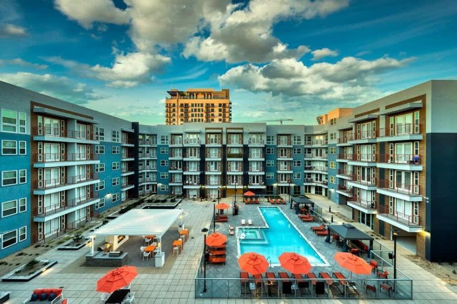 Cozysuites Phx Roro Gym, Pool, Pets, Parking! #10 *