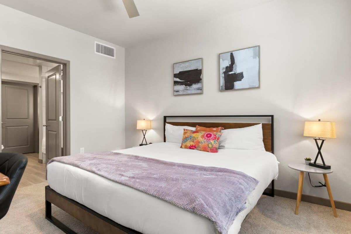 Cozysuites Phx Roro Gym, Pool, Pets, Parking! #10 Phoenix