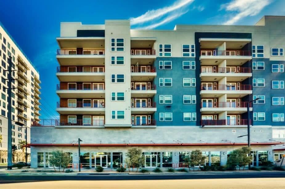 Cozysuites Phx Roro Gym, Pool, Pets, Parking! #10 *