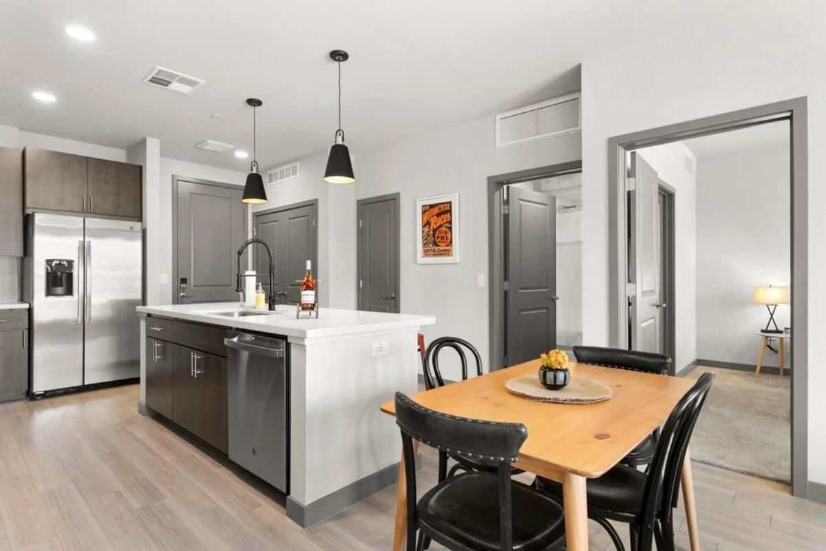 Cozysuites Phx Roro Gym, Pool, Pets, Parking! #10 Phoenix