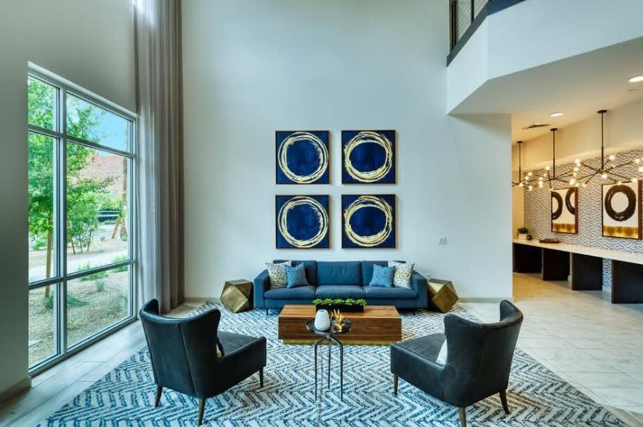Cozysuites Phx Roro Gym, Pool, Pets, Parking! #10 Phoenix