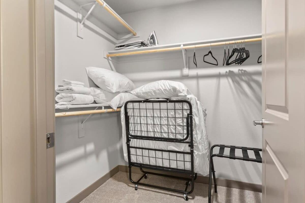 Cozysuites Phx Roro Gym, Pool, Pets, Parking! #10 Phoenix