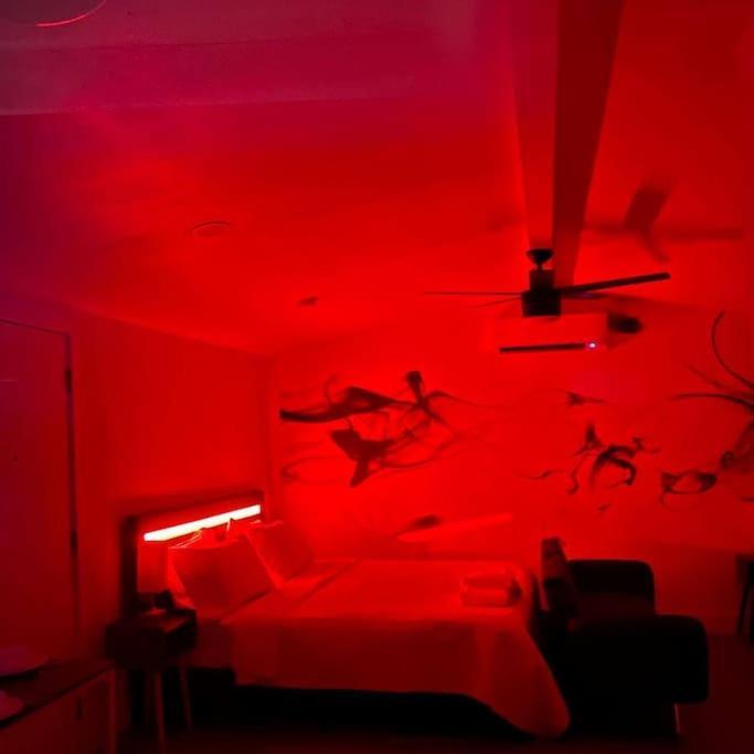 Retreat - With King Bed - 10 Min From Airp - Unit C *